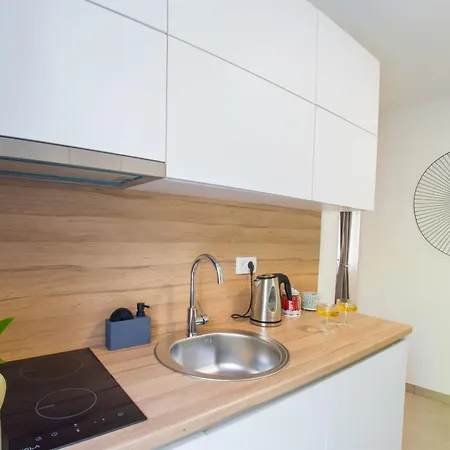 Stari View-free Parking 모스타르