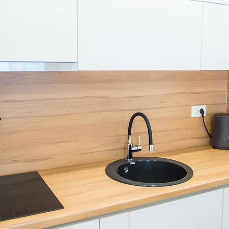 Stari View-free Parking *